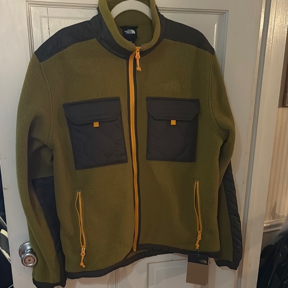 The North Face Other - The North Face Green and Charcoal Fleece Jacket